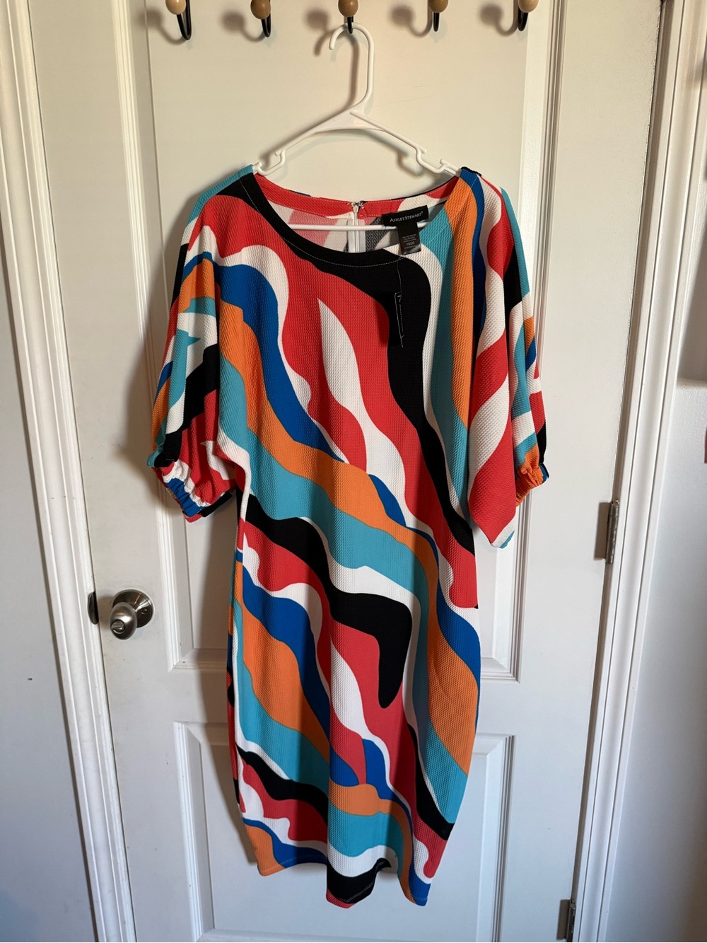 Multicolor Wave Print Fitted Dress